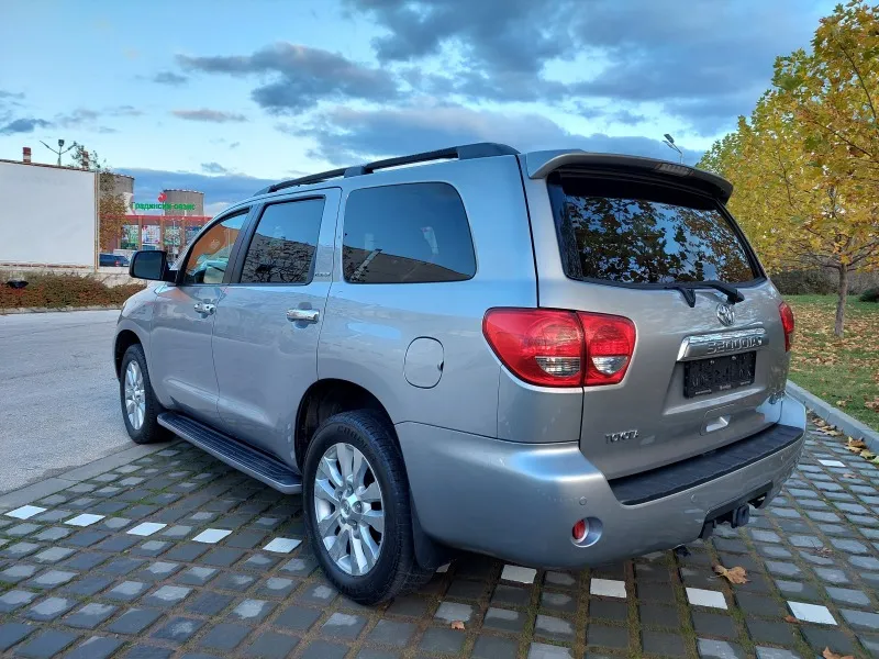 Toyota Sequoia 5.7i 386кс, 6+1 Image 3