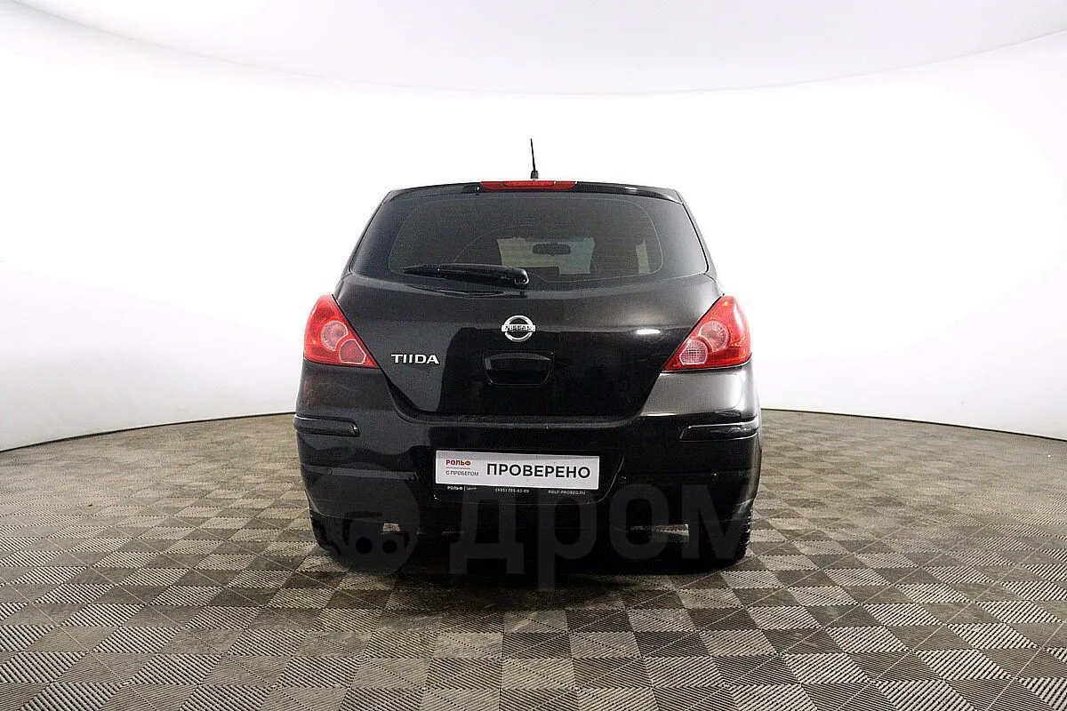 Nissan Tiida Image 6