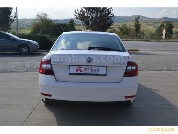 Skoda Octavia 1.6 TDI Style Image 7