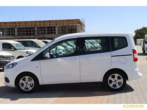 Ford Tourneo Courier 1.5 TDCi Delux Image 2